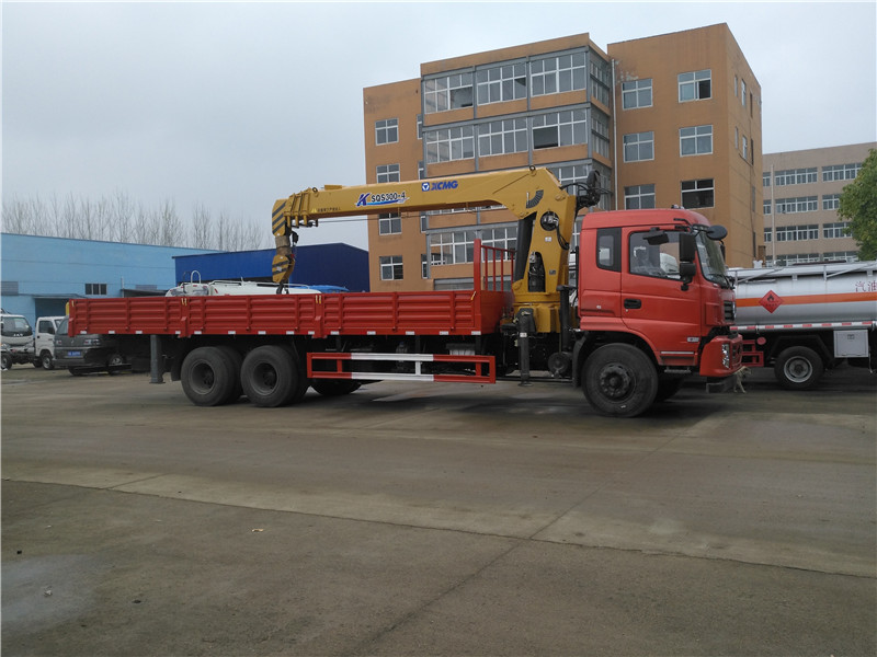 東風后八輪【10-12噸】隨車吊