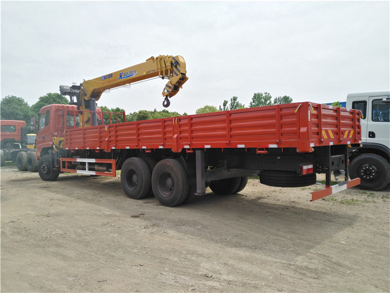 東風后八輪【10-12噸】隨車吊