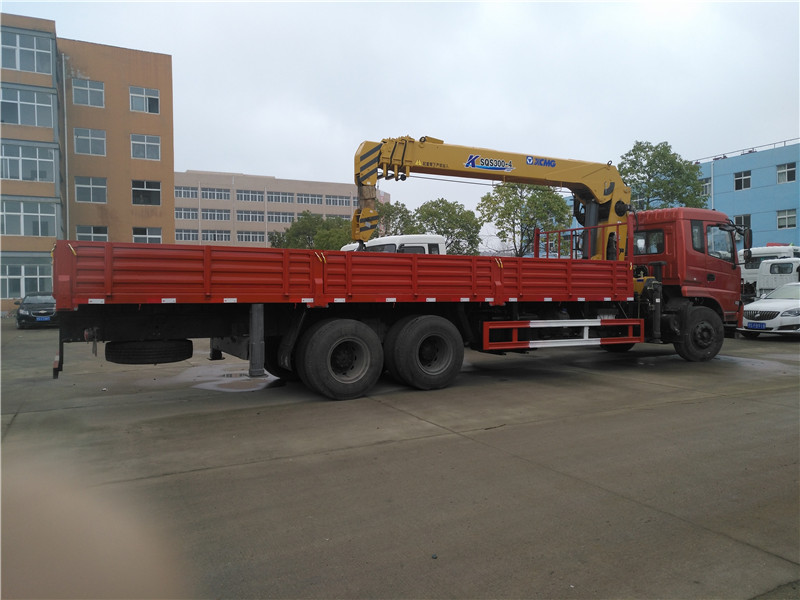 東風后八輪【10-12噸】隨車吊