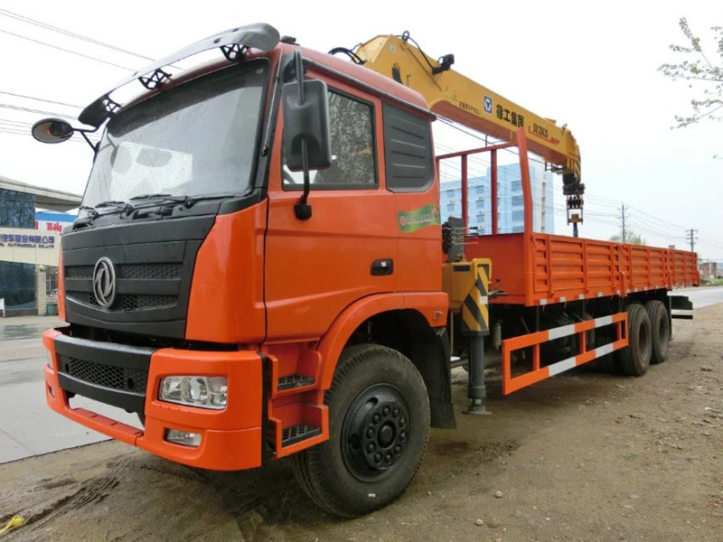 東風T702 后八輪【10-12噸】隨車吊