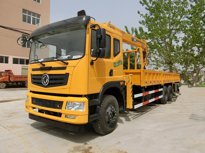 東風T702 后八輪【10-12噸】隨車吊