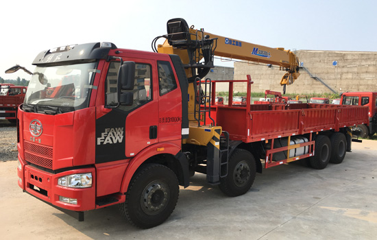 解放前四后八【14-20噸】隨車吊