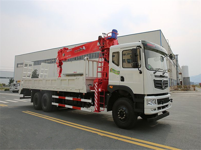 東風后八輪【10-12噸】隨車吊帶爬梯