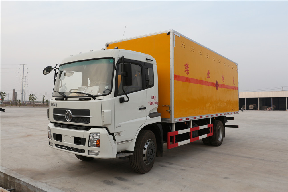 東風天錦6.6米爆破器材運輸車【一類】