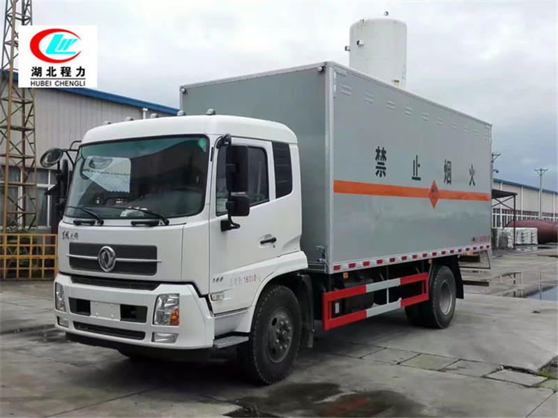 東風天錦6.6米爆破器材運輸車【一類】