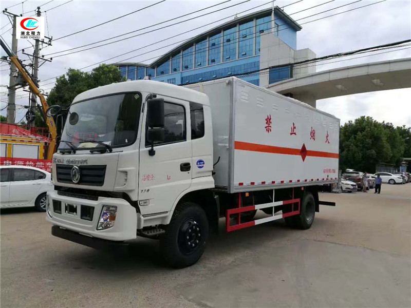 東風6.1米爆破器材運輸車【一類】