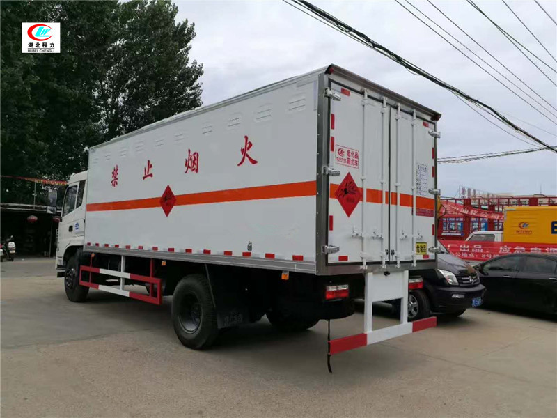 東風6.1米爆破器材運輸車【一類】