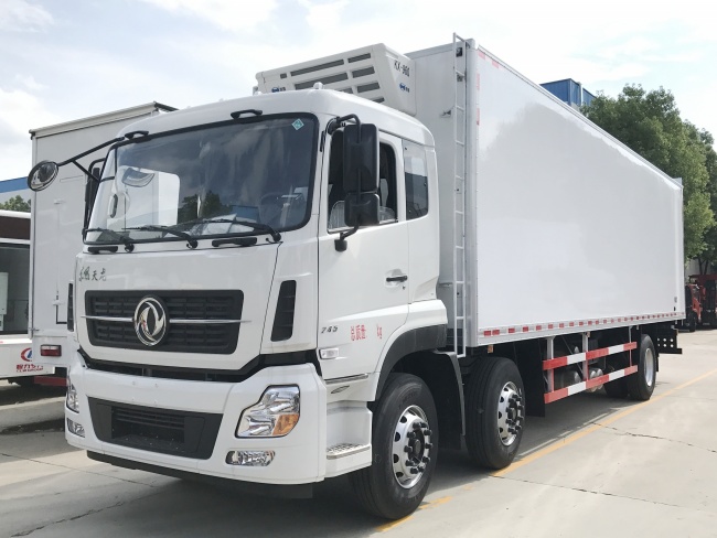 (廂長9.4米)東風(fēng)天龍小三軸冷藏車