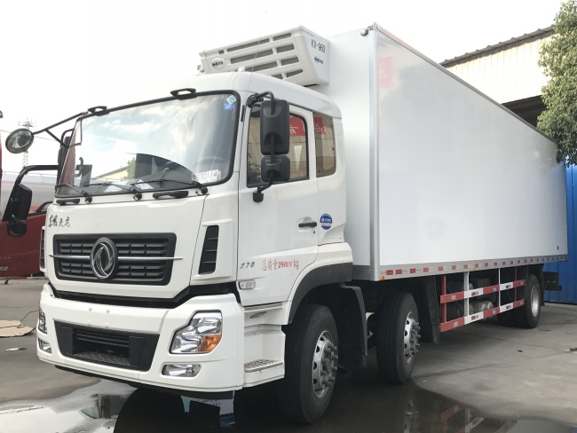 (廂長9.4米)東風(fēng)天龍小三軸冷藏車