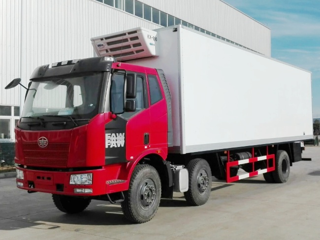 (廂長8.7米)解放小三軸冷藏車 (廂長8.7米)解放小三軸冷藏車