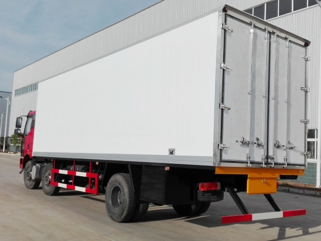 (廂長8.7米)解放小三軸冷藏車