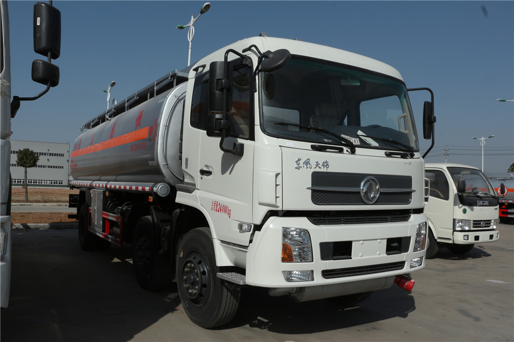 東風(fēng)天錦小三軸【20立方】運油車