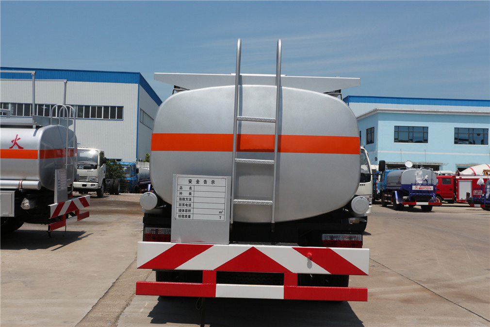 東風小多利卡【5立方】加油車