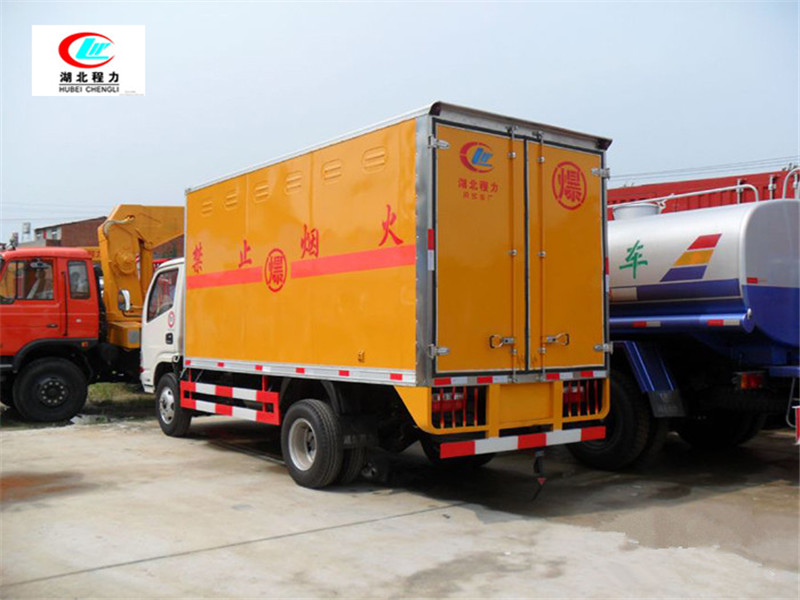 慶鈴4.2米易燃液體廂式運輸車【三類 藍牌】