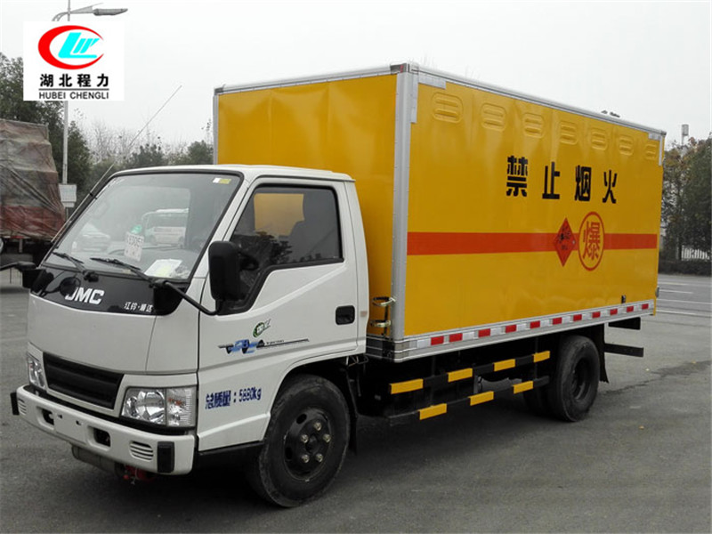 江鈴4.2米雜項危險物品廂式運輸車【九類】