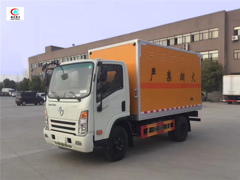 大運4.1米易燃氣體廂式運輸車【二類】 大運4.1米易燃氣體廂式運輸車【二類】