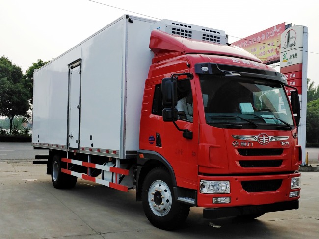 (廂長7.4米)解放龍V單橋冷藏車