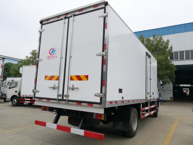 (廂長6.8米)福田瑞沃冷藏車