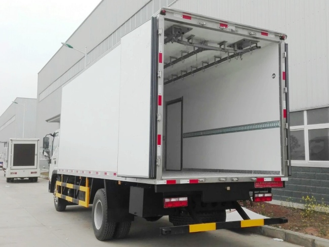 (廂長7.6米)江淮帥鈴W威斯達(dá)冷藏車