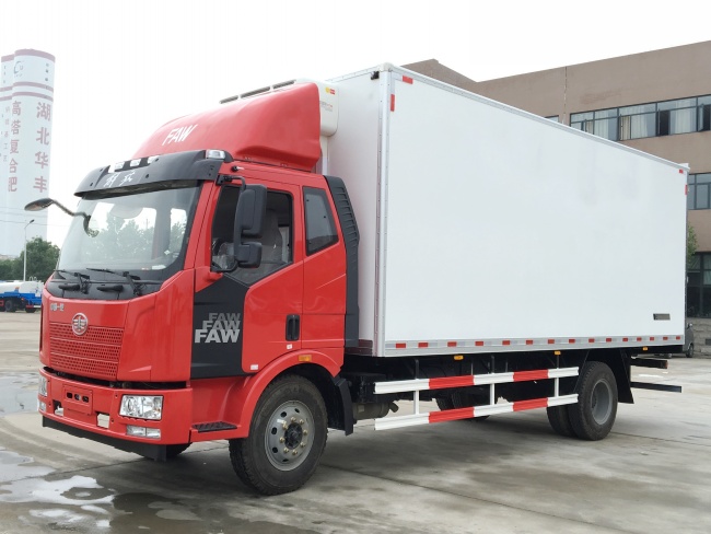 (廂長6.8/7.5米)解放J6冷藏車