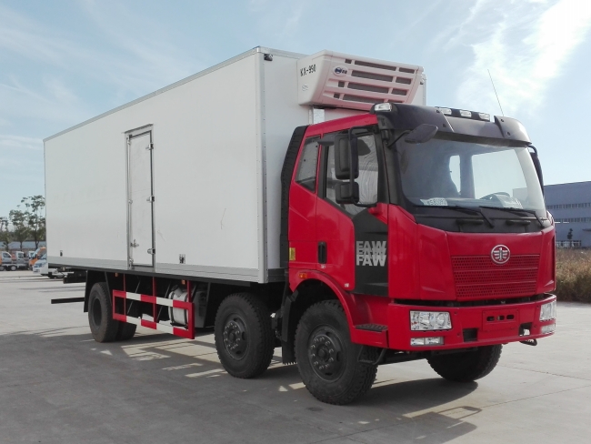 (廂長7.7米)解放J6L小三軸冷藏車