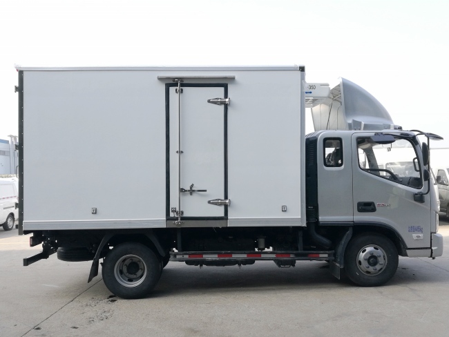 (廂長3.7米)福田歐馬可S3一排半冷藏車