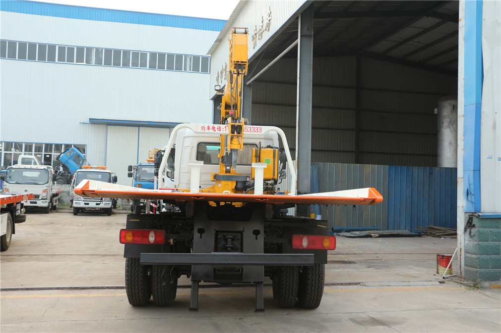 東風天錦CLW5122TQZD5平板帶吊清障車