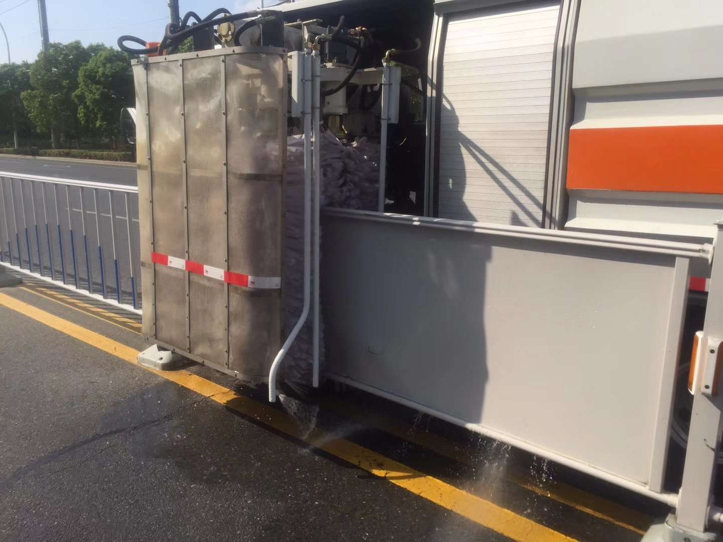 (4方)城市護欄清洗車