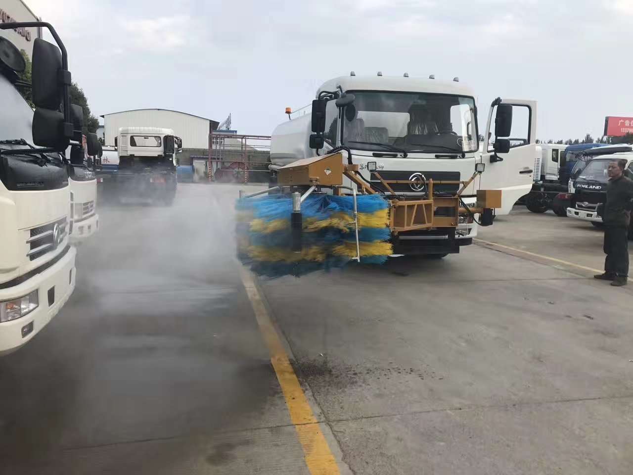 (9方)高速護欄清洗車