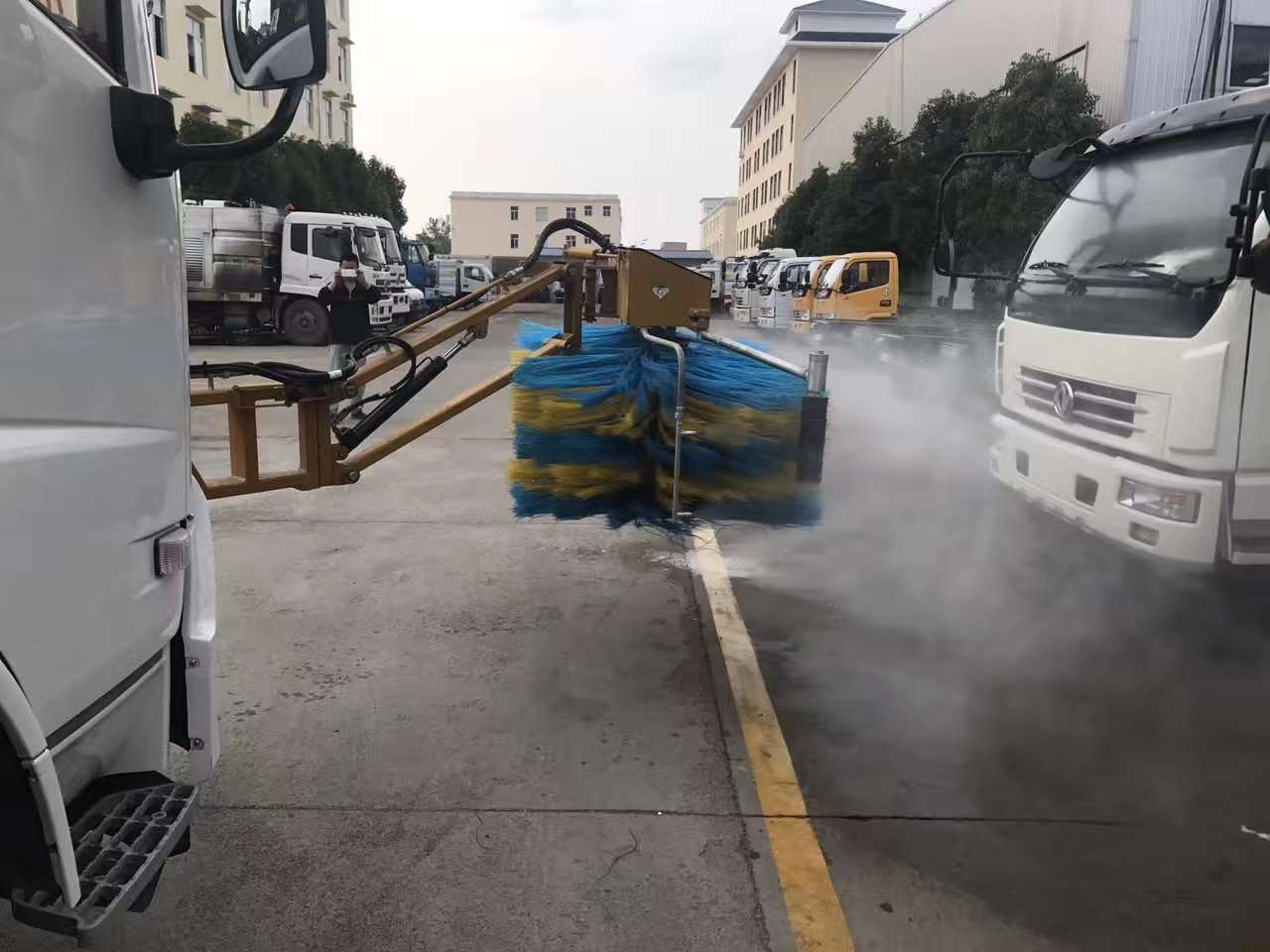 (9方)高速護欄清洗車