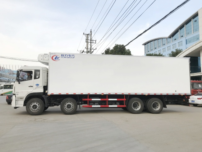 (廂長9.4米)東風天龍前四后八冷藏車