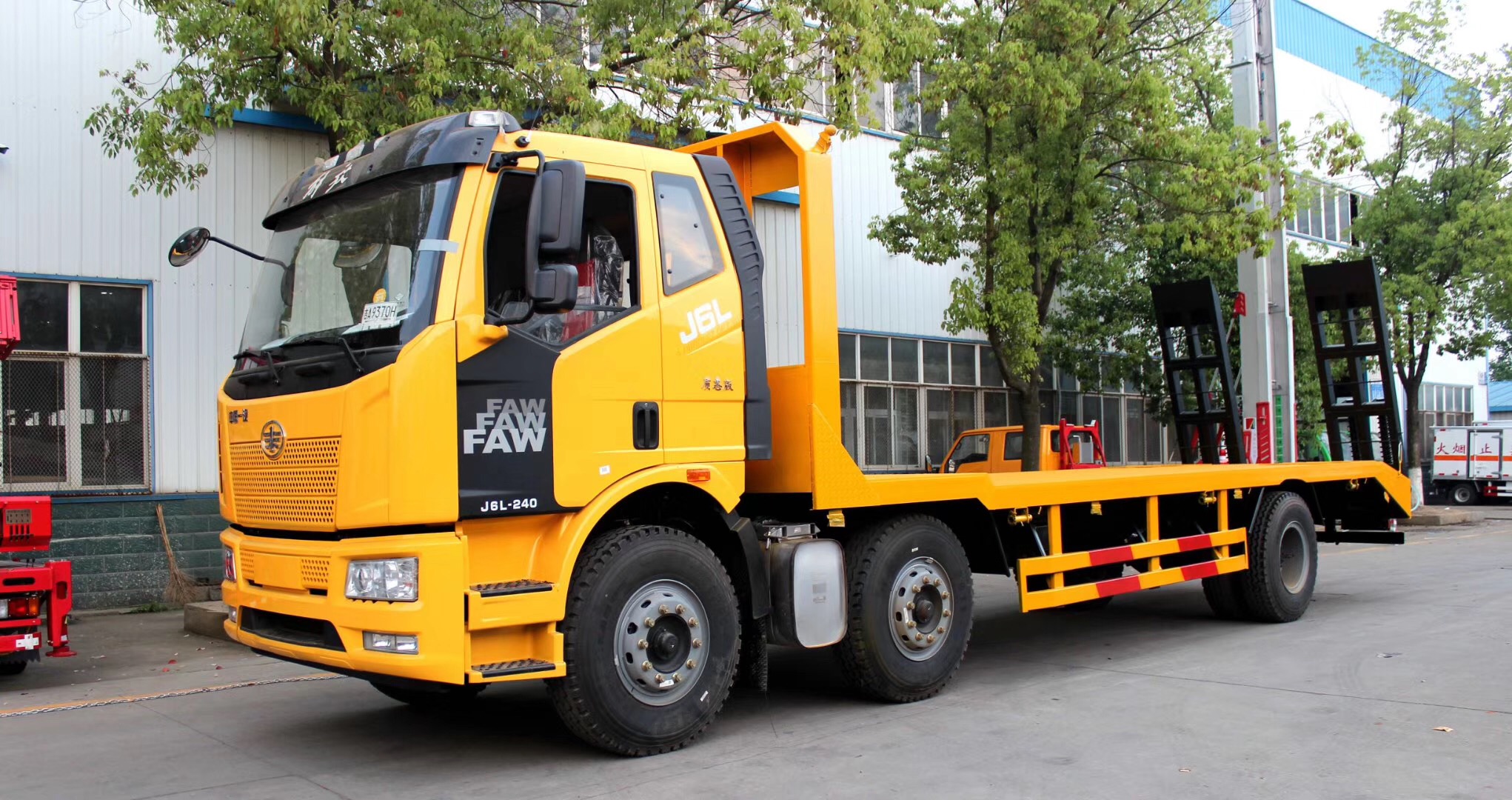 6X2小三軸【15-25噸】平板運輸車