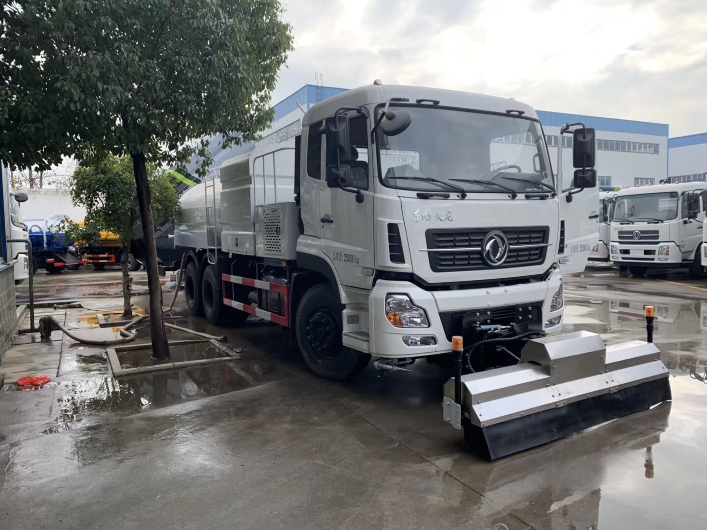 (13方)東風天龍 后雙橋路面清洗車