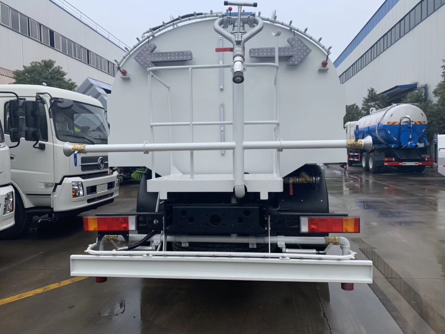 (13方)東風天龍 后雙橋路面清洗車