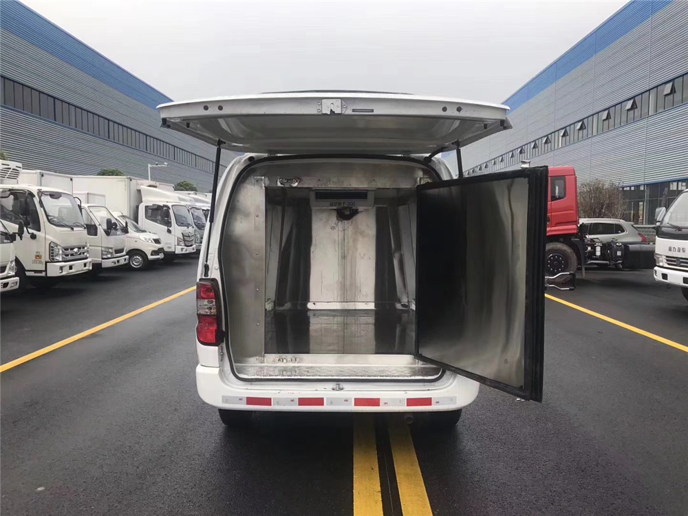 國六·金杯新快運(yùn) 面包冷藏車