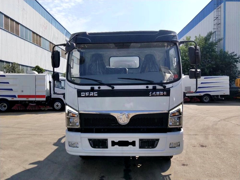 國六【8方】東風D7 吸污車