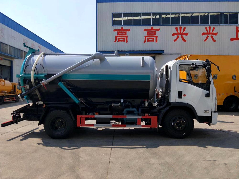 國六【8方】東風D7 吸污車