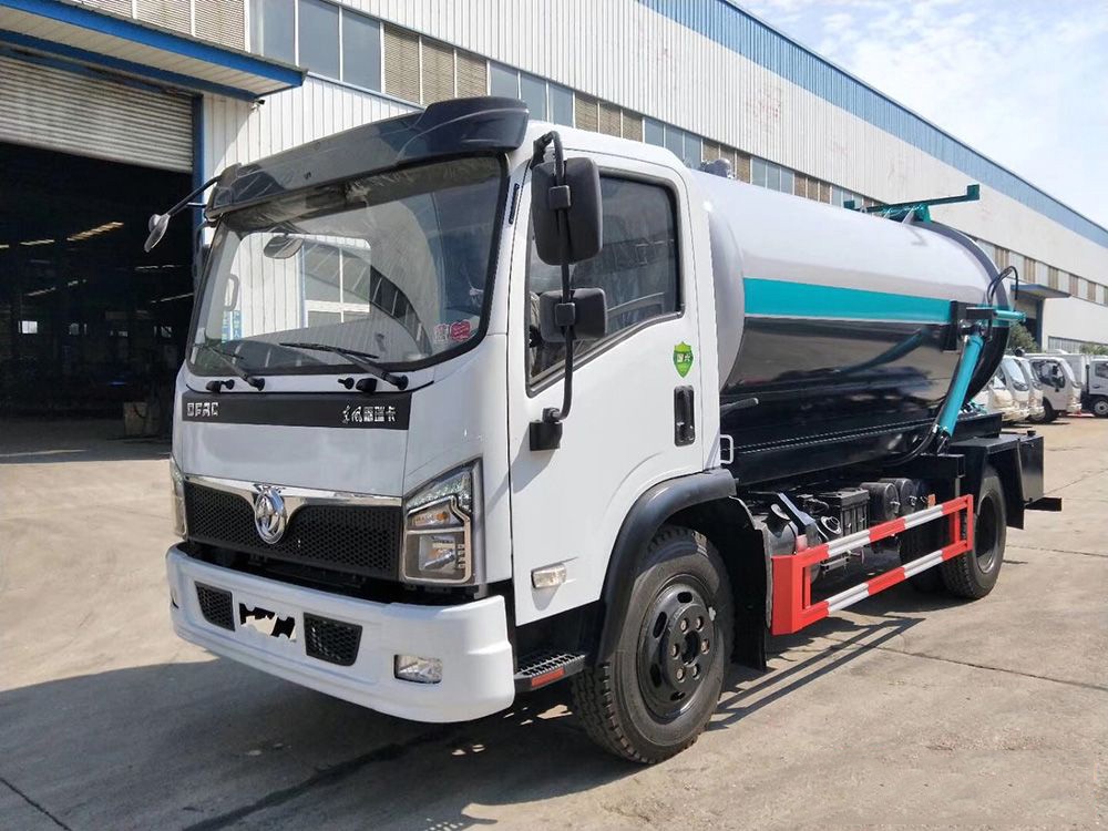 國六【8方】東風D7 吸污車