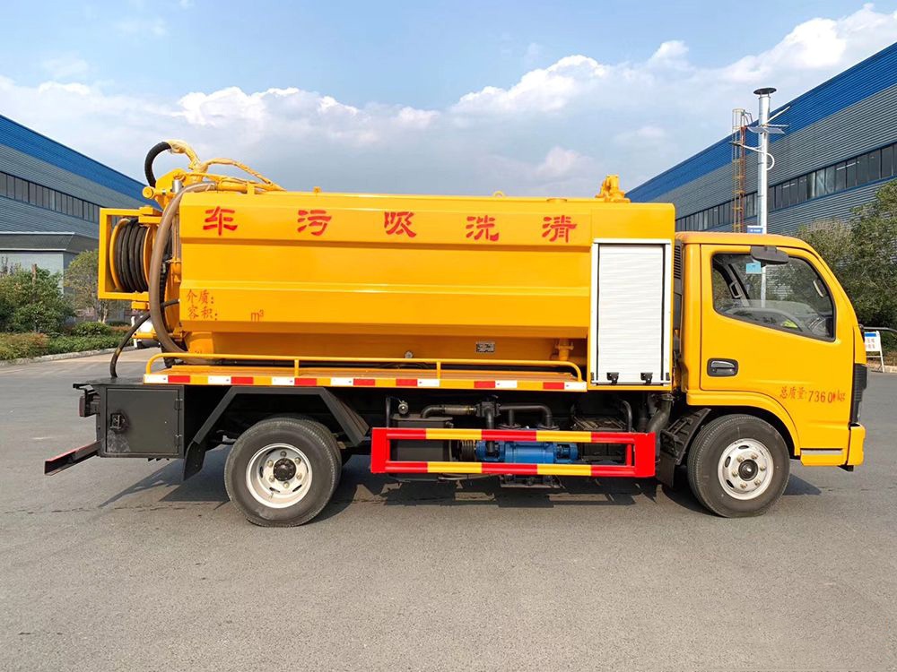 國(guó)六【水1.7方/污3.7方】東風(fēng)D6 清洗吸污車