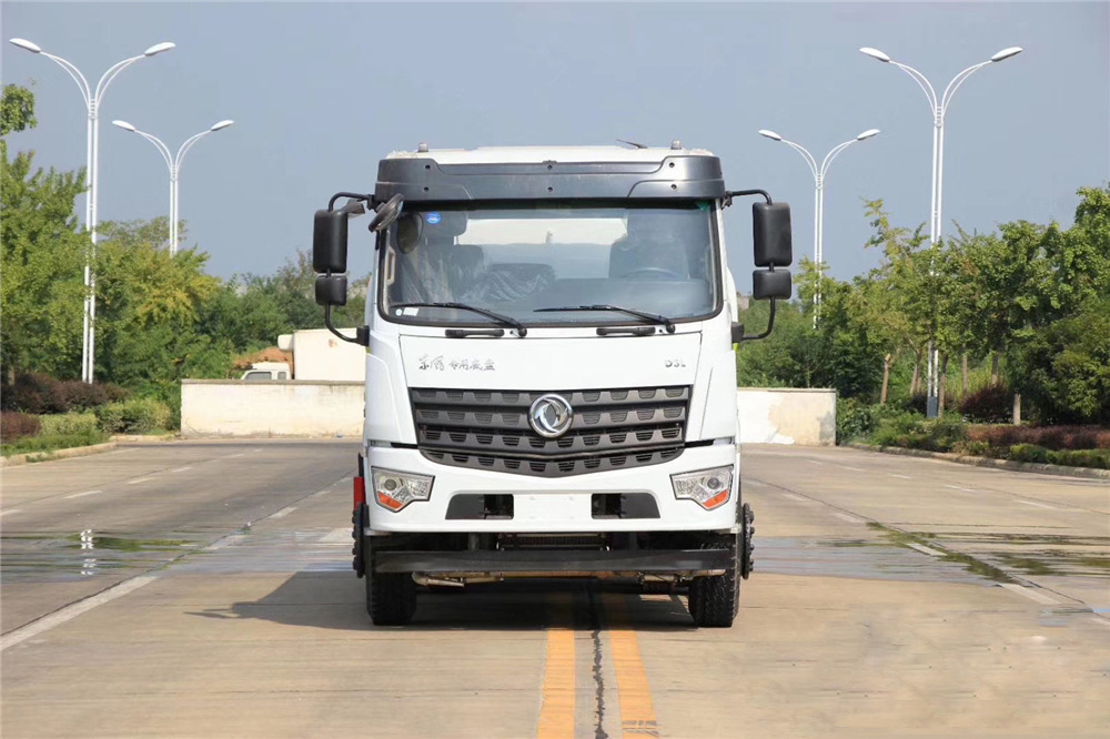國(guó)六【20立方】東風(fēng)專底后雙橋 灑水車