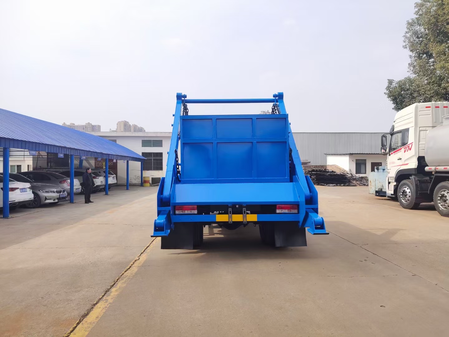 國六【8立方】東風(fēng)D7多利卡 擺臂垃圾車